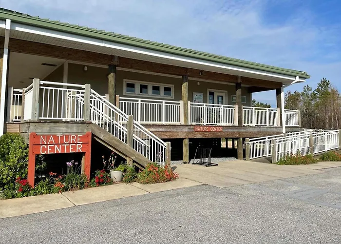 Surf & Racquet Club 212a