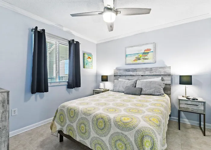 Surf & Racquet Club 212a Apartment
